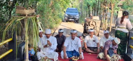 Melaspas Pembangunan Jembatan Penghubung Antar Dusun Goris Asri dan Sandi Kertha