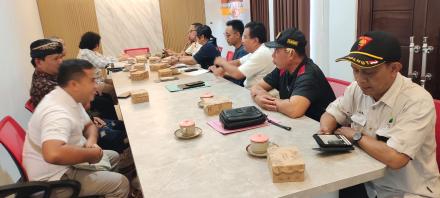 Perbekel Pejarakan Hadiri Penelitian Universitas Terbuka tentang Tata Kelola Kolaboratif TN Bali Bar