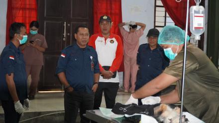 Semarak HUT ke-68 Prov. Bali, Distankan Kab. Buleleng Gelar Bakti Sosial Sterilisasi dan Vaksinasi